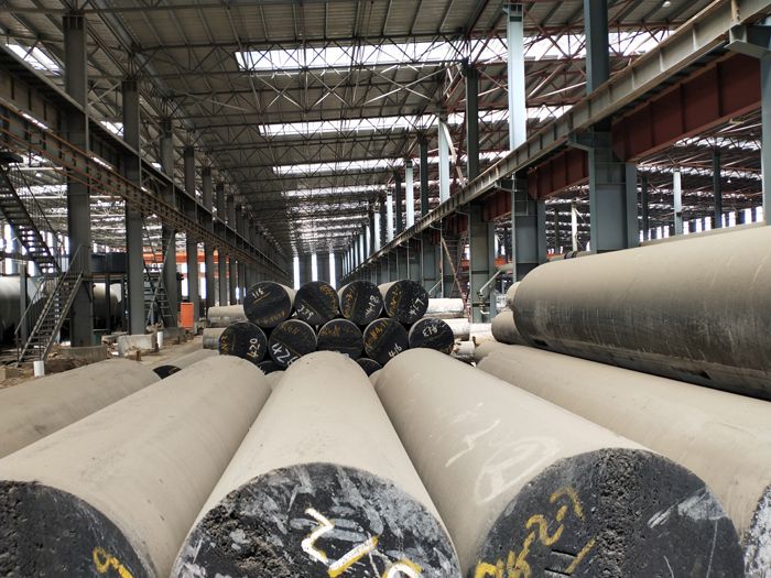 內蒙古自治區黨委書記石泰峰到吉蒙炭素調研 內蒙古自治區黨委書記石泰峰到吉蒙炭素調研